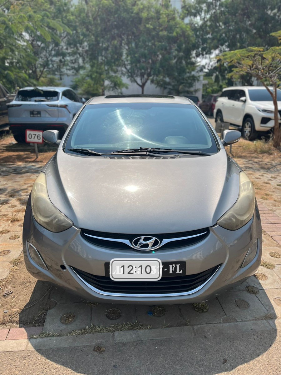 Hyundai Elantra 2014 (Gasolina) - Angocarro