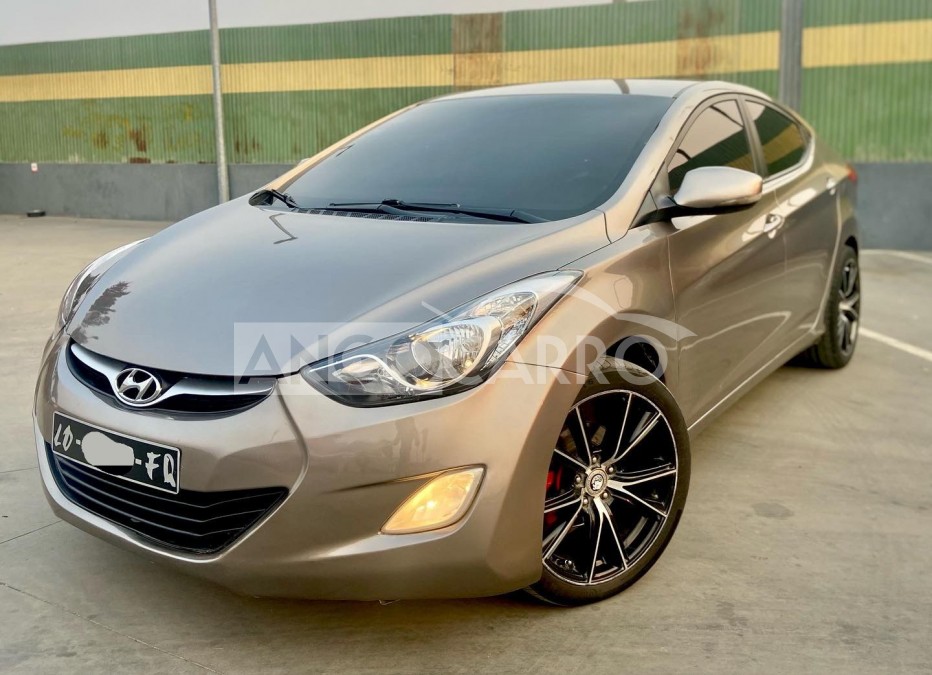 Hyundai Elantra 2014 (Gasolina) - Angocarro