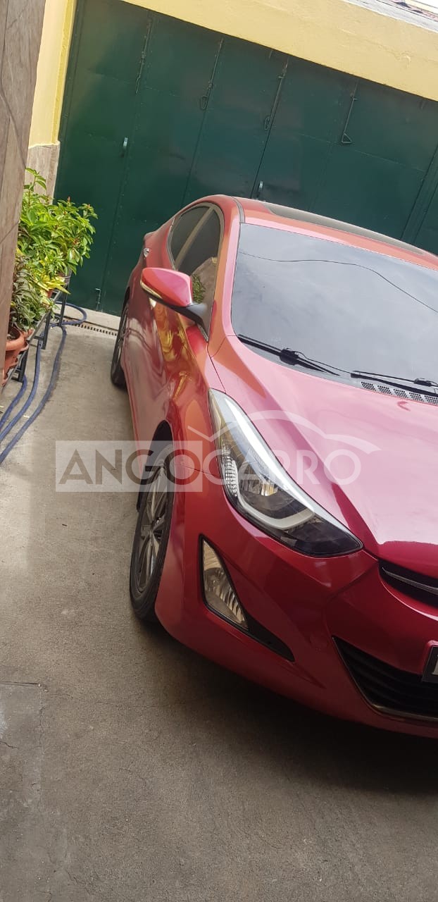 Hyundai Elantra 2015 Gasolina Angocarro