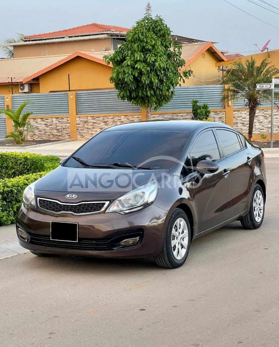 Kia Rio Gasolina Angocarro