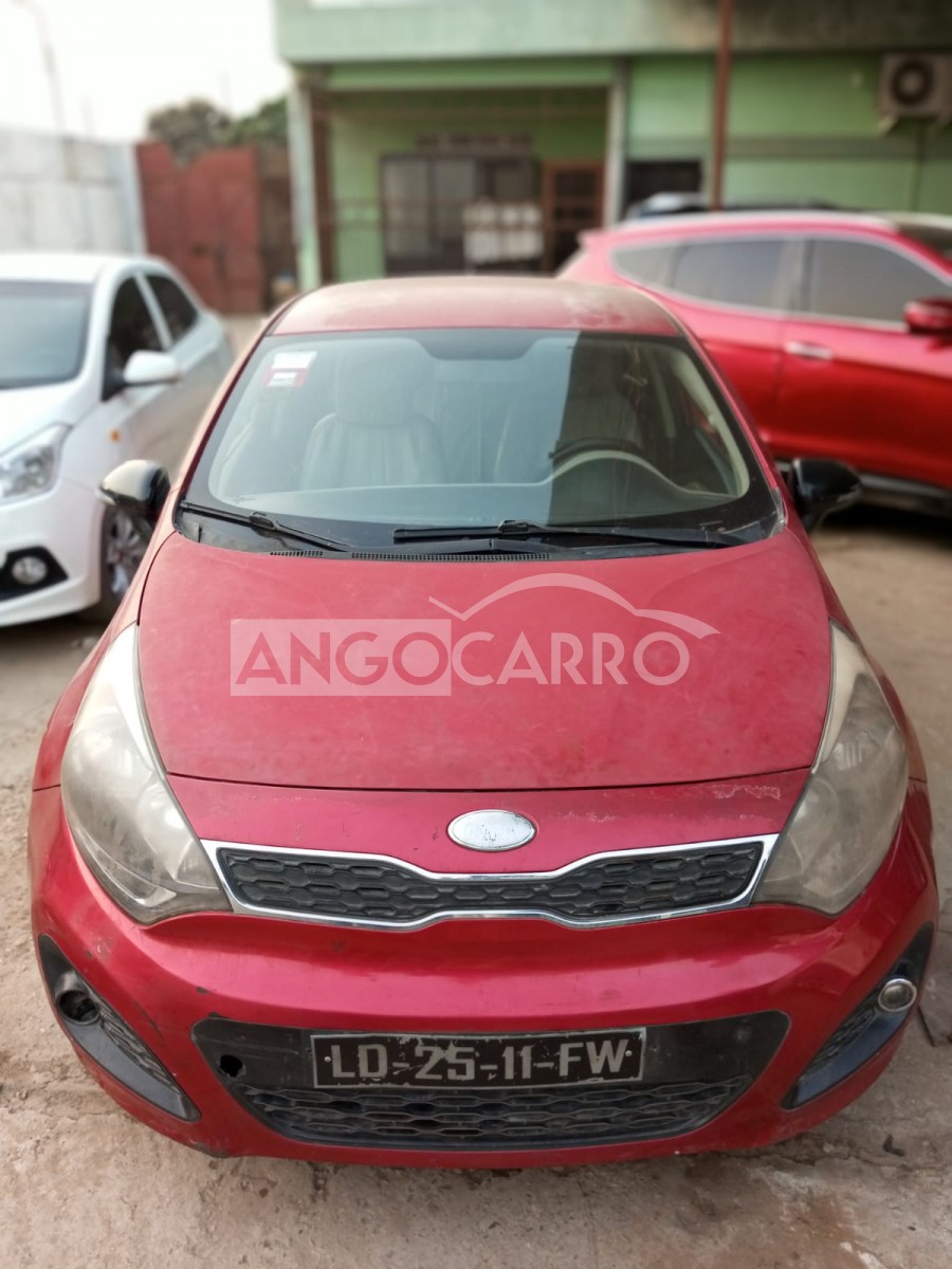 Kia Rio 2014 (Gasolina) - Angocarro