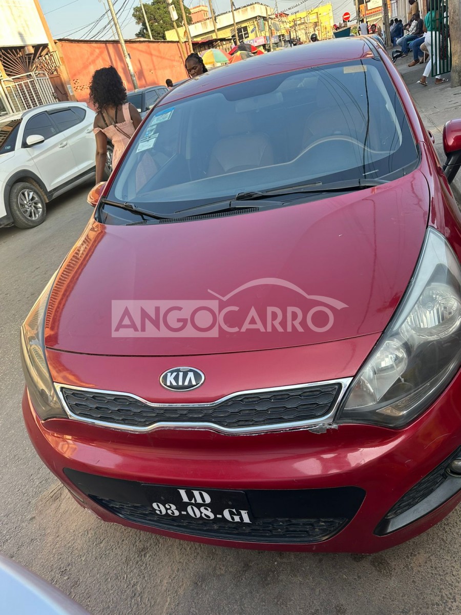 Kia Rio 2015 (Gasolina) - Angocarro