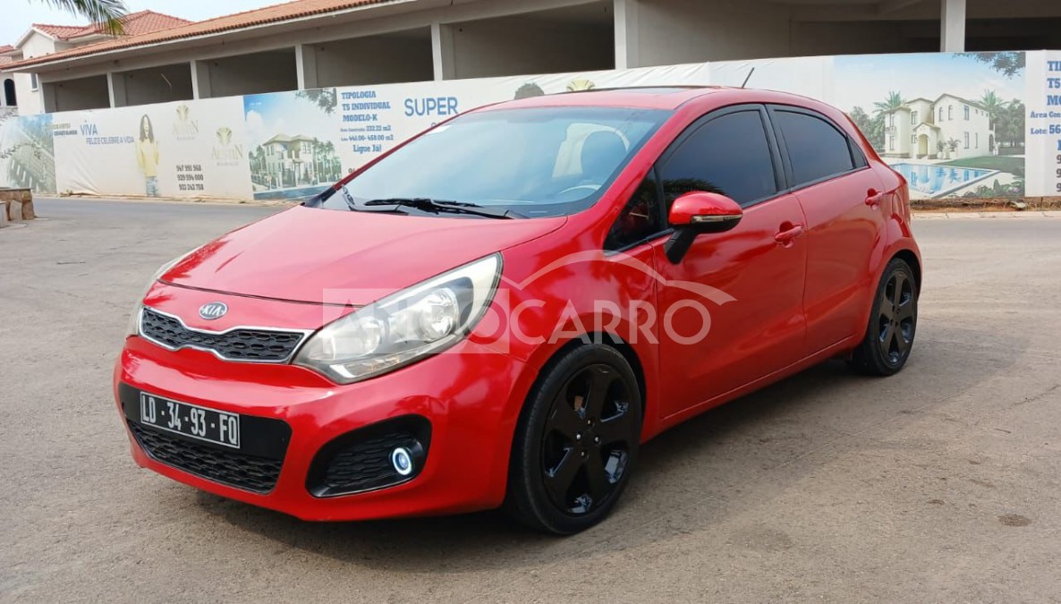 Kia Rio 2015 (Gasolina) - Angocarro