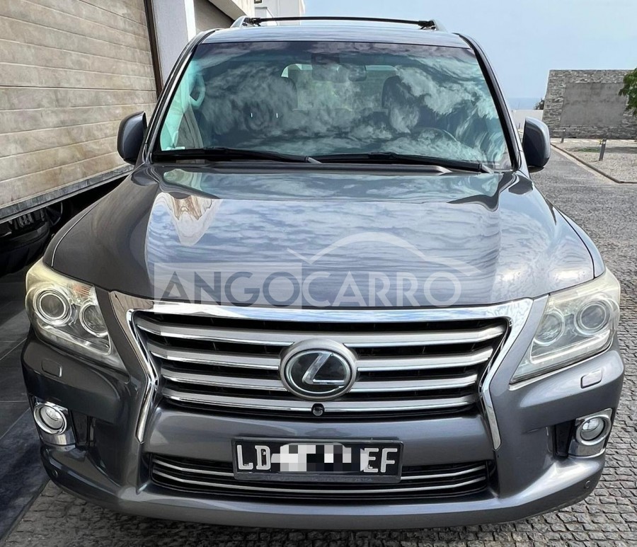 Lexus LX 570 2014 (Gasolina) - Angocarro