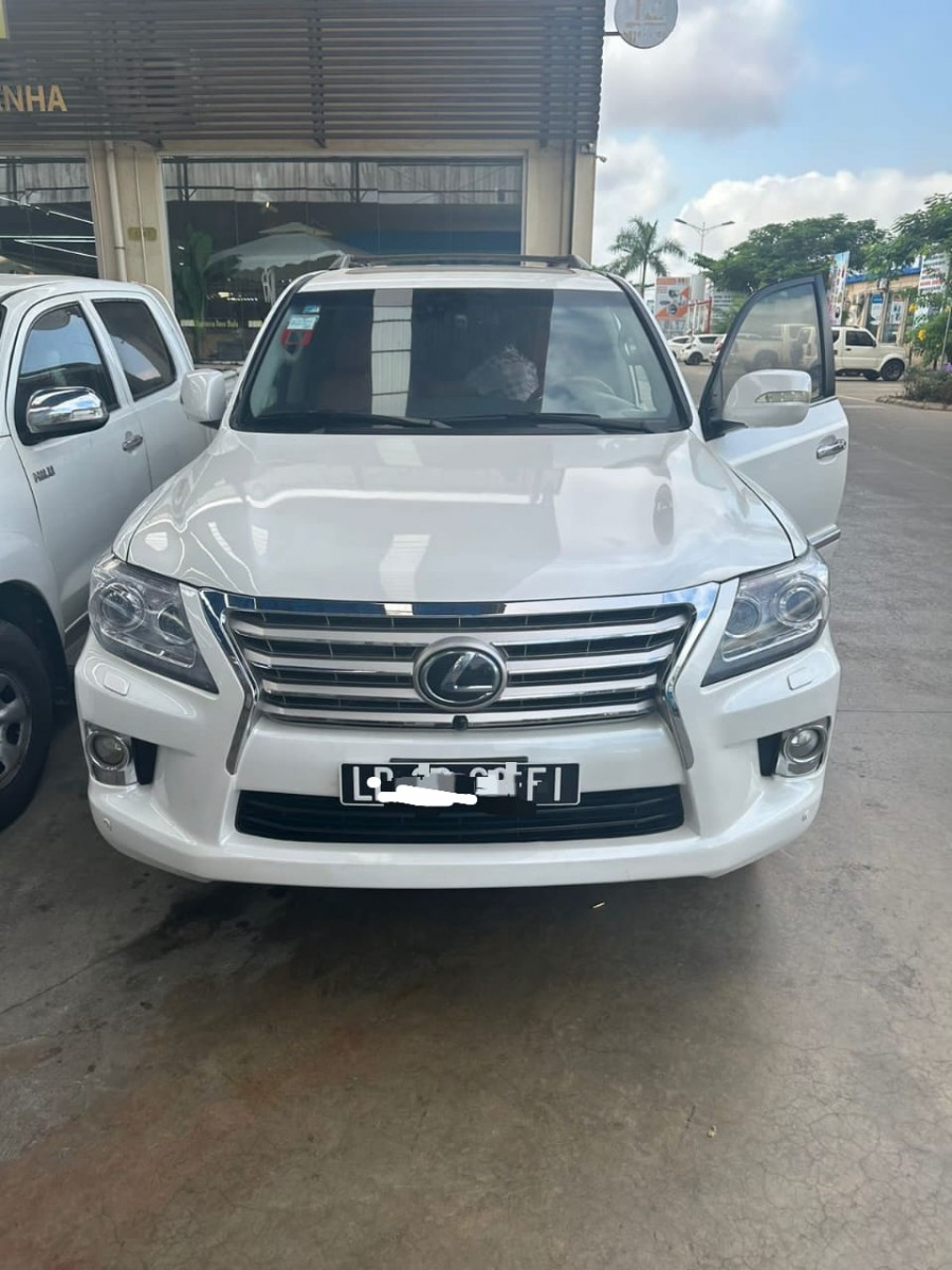 Lexus LX 570 2014 (Gasolina) - Angocarro