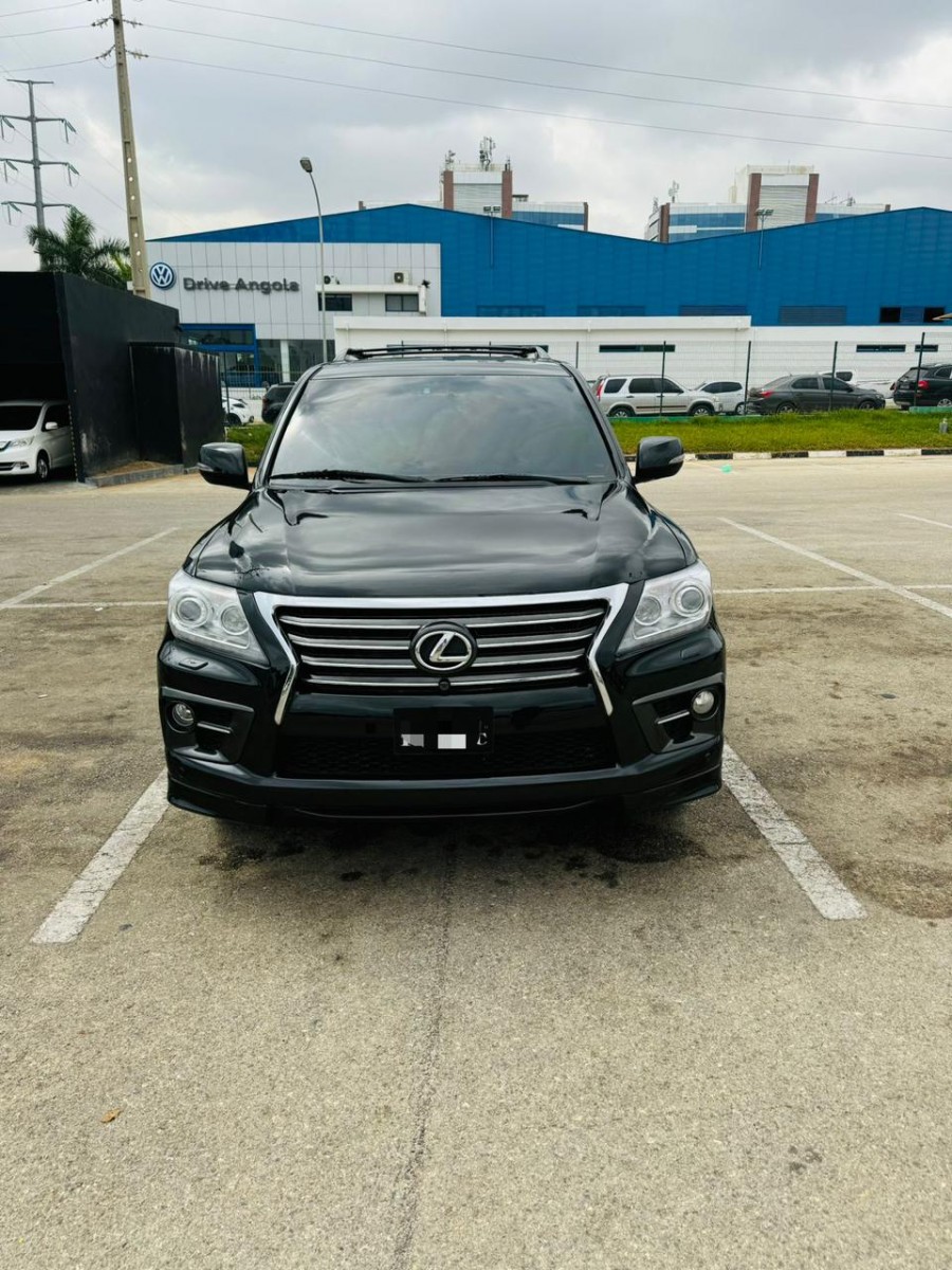 Lexus LX 570 2014 (Gasolina) - Angocarro