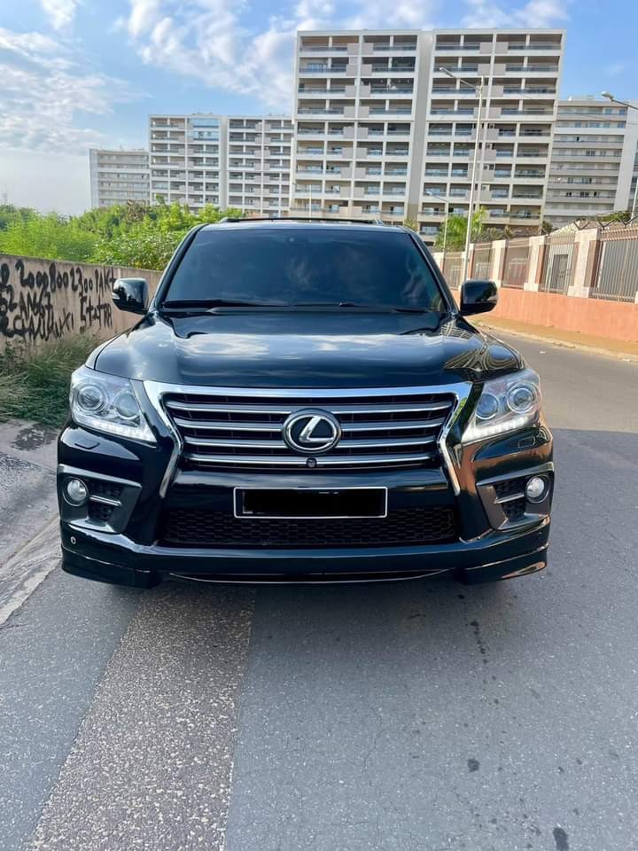 Lexus LX 570 2014 (Gasolina) - Angocarro