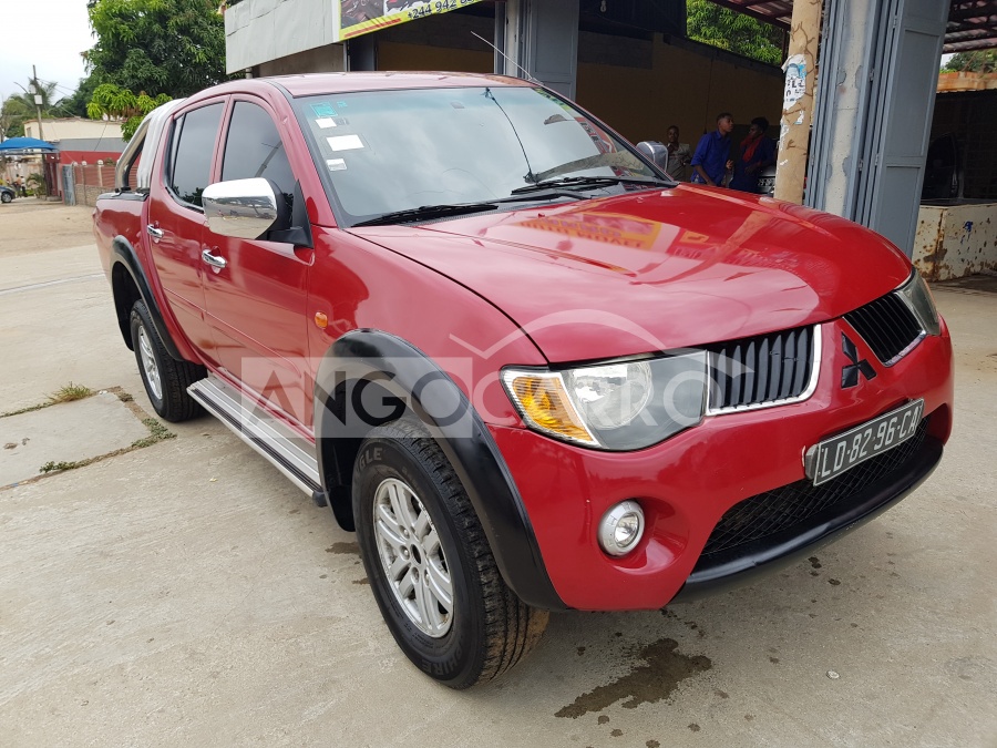 Mitsubishi l200 2009