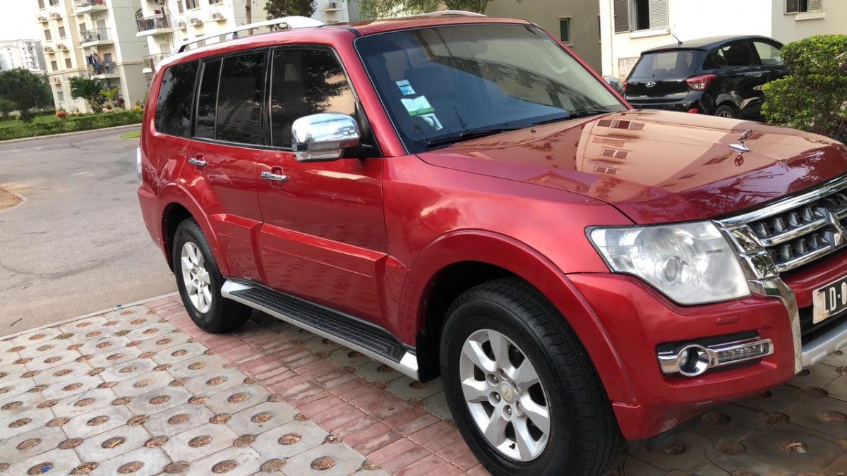 Mitsubishi pajero 2012 года