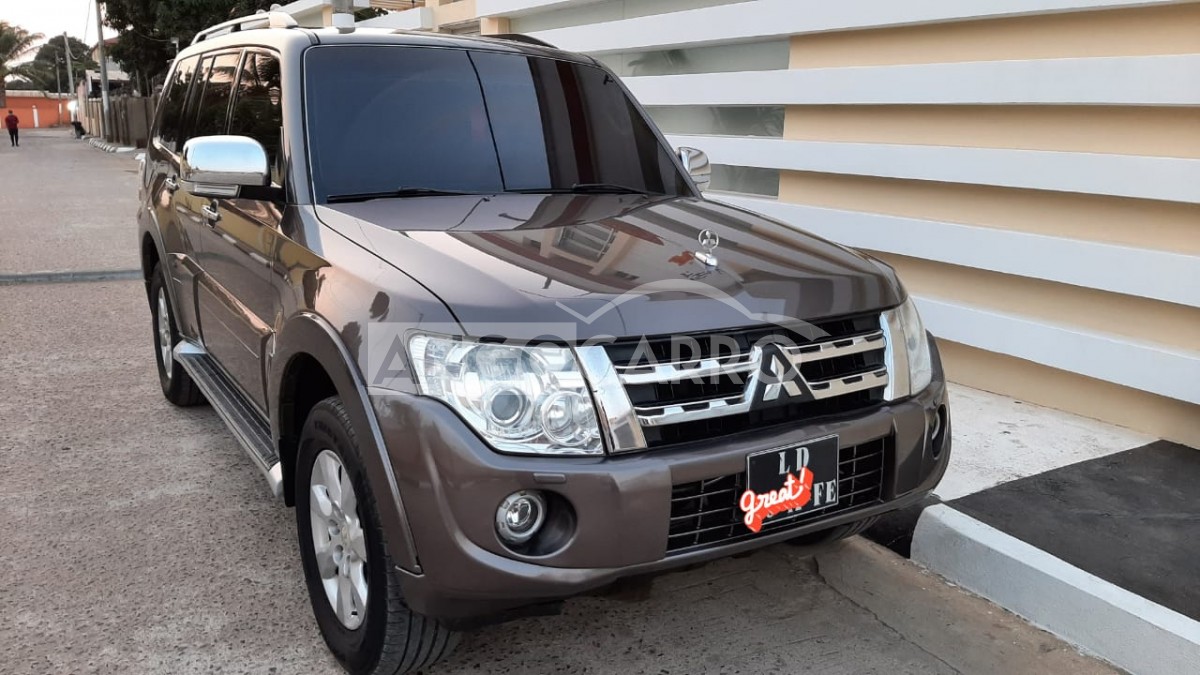 Mitsubishi pajero 14 год