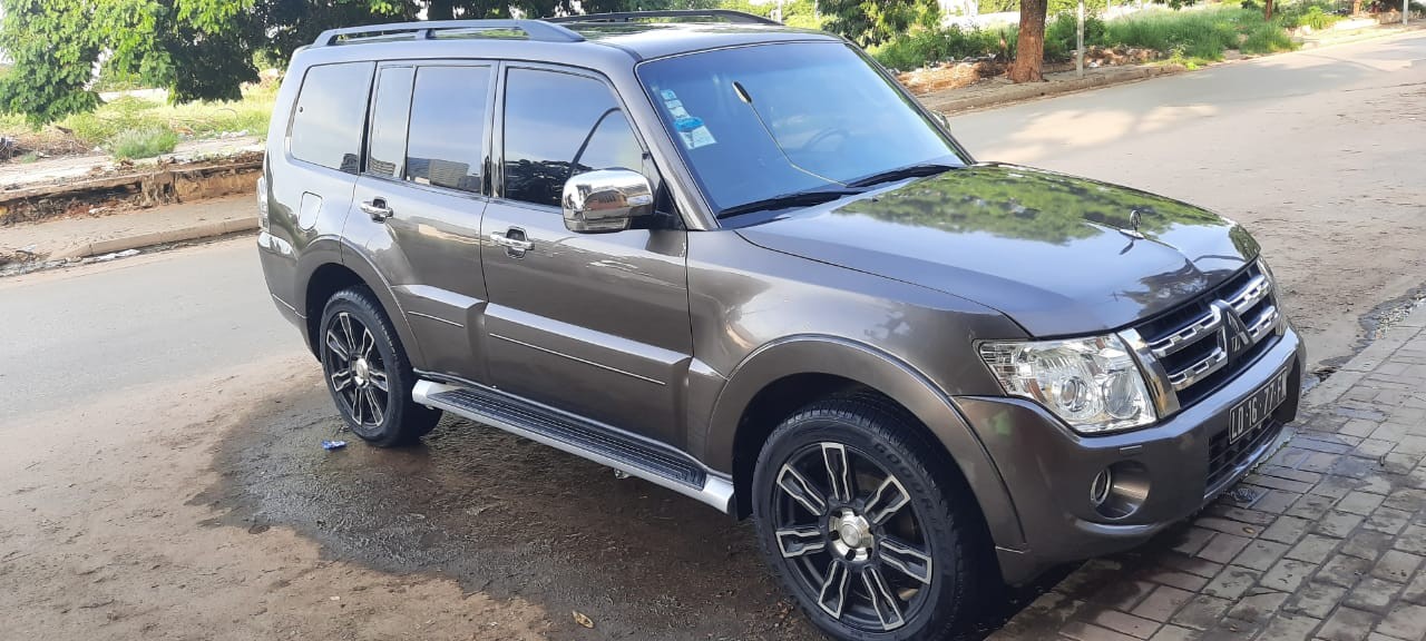 Mitsubishi pajero 4 2014