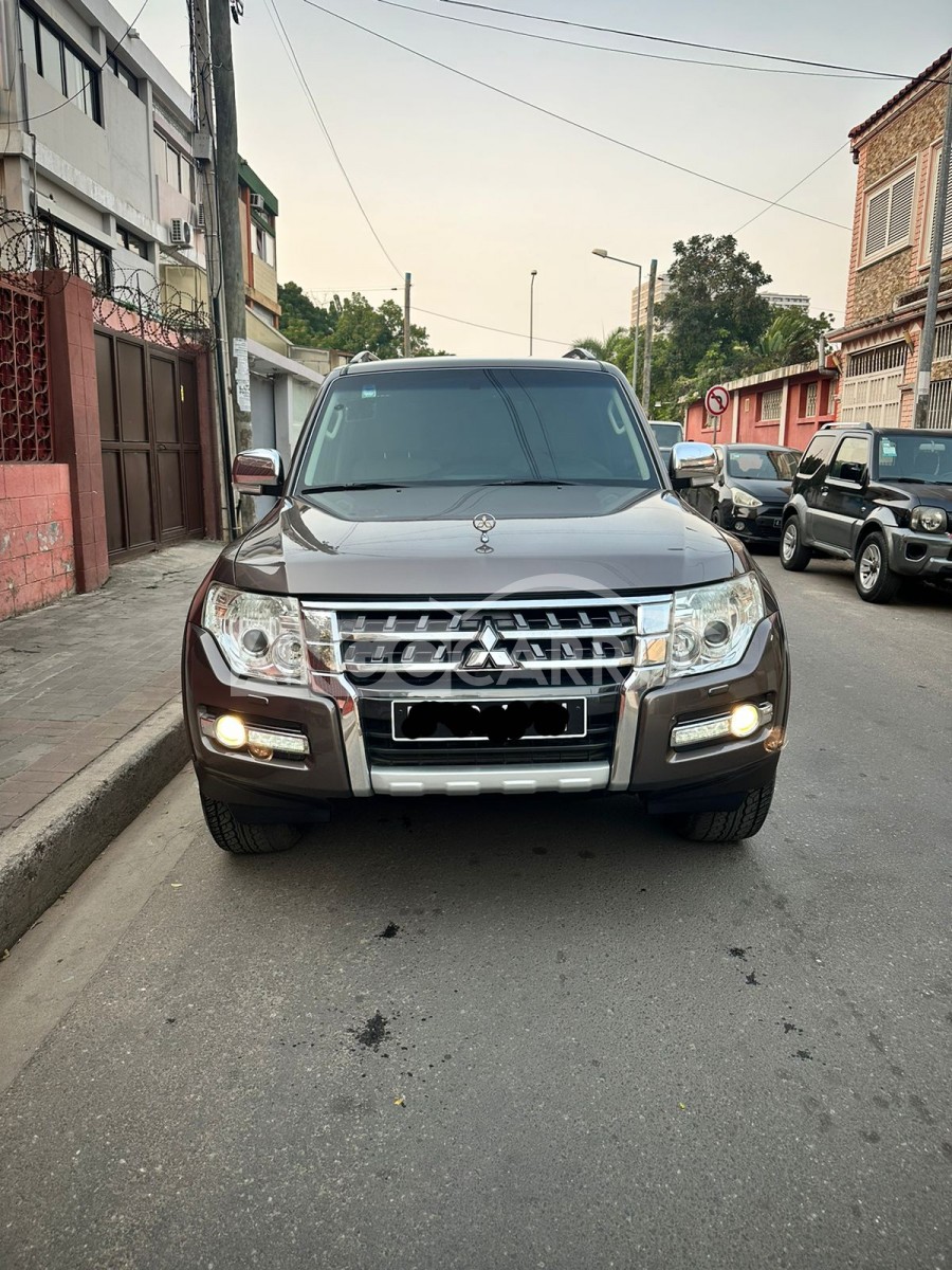 Mitsubishi Pajero 2018 (Gasolina) - Angocarro