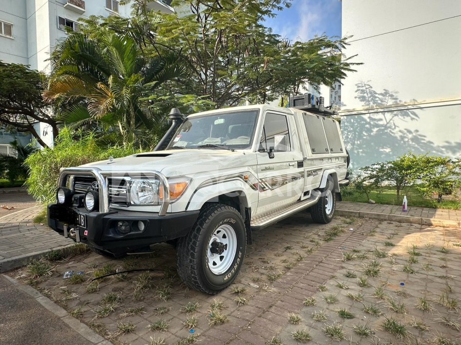 Toyota HZ HARD TOP V8 2022 (Diesel) - Angocarro