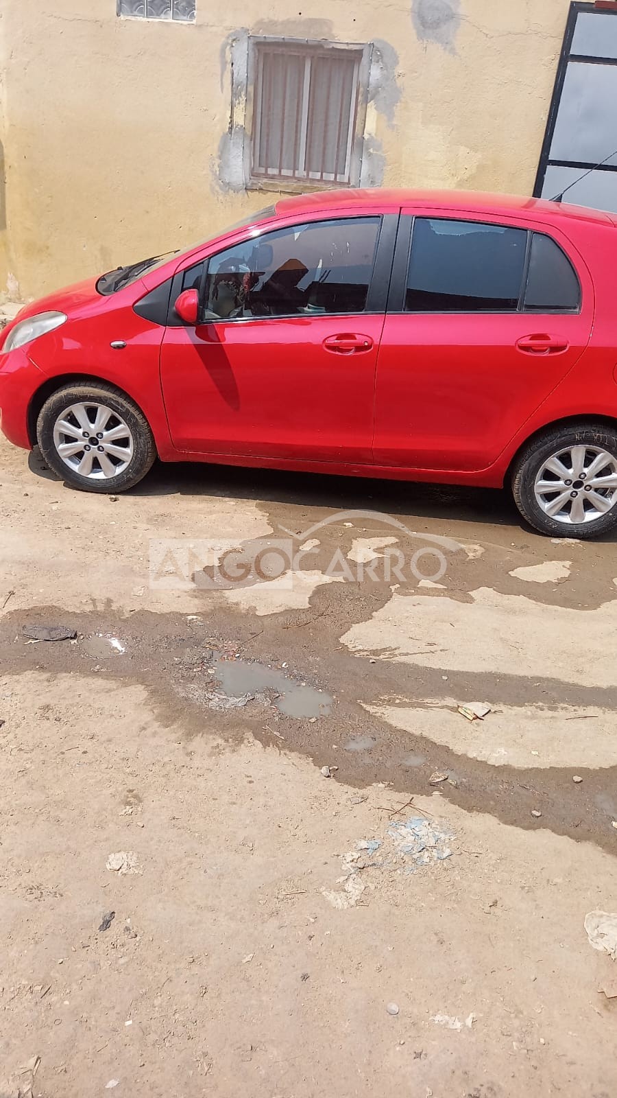 Toyota Yaris 2015 (Gasolina) Angocarro